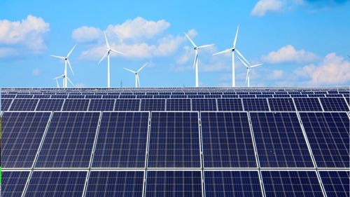 Fondul INVL Renewable Energy, administrat de o companie din Lituania, cumpără un parc solar de 174 MW în România. Fondul vrea să investească 350 milioane de euro în România