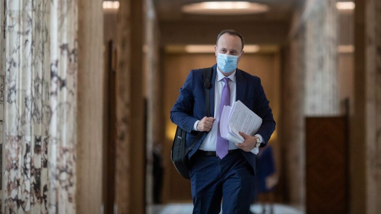 Bloomberg: Ministrul român al Finanțelor speră că deficitul bugetar va fi sub ținta de 7,13%