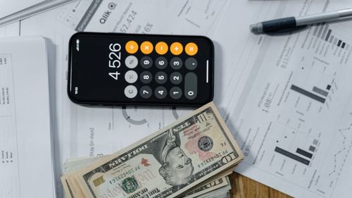 Analysis: IT companies offering the highest salaries for Romanian employees/ Microsoft, Endava and Cognizant Solution in the top three. Surprisingly, Amazon's Romanian division offers the least money