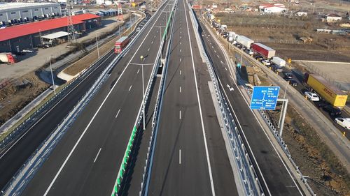 Restricții de trafic pe Valea Oltului luni și marți. Se pregătește amplasamentul pentru lotul 2 din Autostrada Sibiu-Pitești