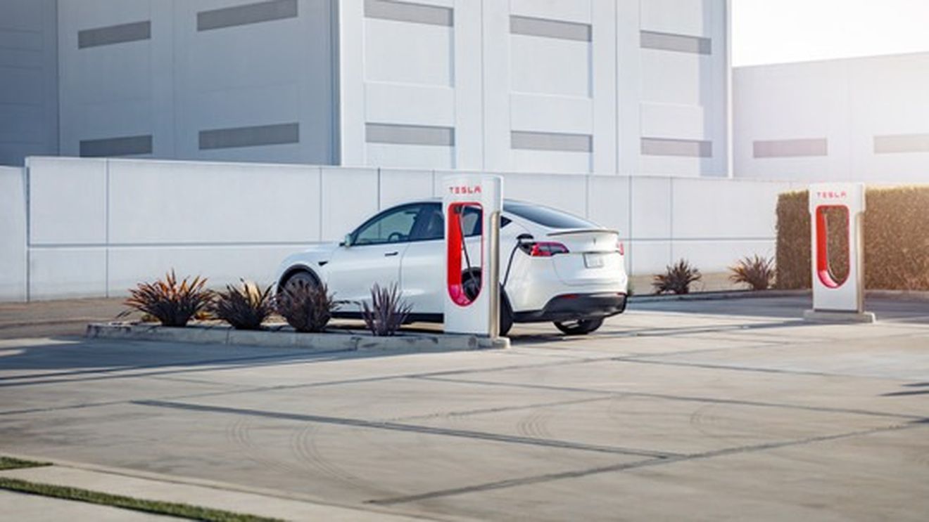 Tesla va tripla rețeaua sa globală de încărcare rapidă a mașinilor electrice. România are, momentan, cinci Superchargere