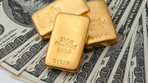 Banca britanică HSBC se așteaptă ca aurul să atingă 5.000 dolari pe uncie în 2026 / Avansul a fost alimentat de tensiuni geopolitice, achiziții mari ale băncilor centrale, creșterea intrărilor în fondurile tranzacționate la bursă și tarife