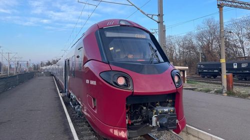 CFR Călători anunţă că va contesta decizia de repartizare a 13 trenuri noi Alstom operatorului privat Interregional Călători, după ce acesta a câștigat la un ban diferență licitația