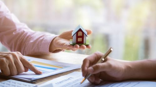 UE ar putea revizui normele privind ajutoarele de stat pentru a reduce deficitul de locuinţe la preţuri accesibile