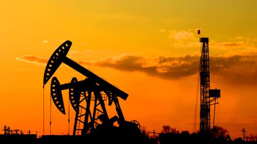 Prețurile petrolului au scăzut luni cu peste 3%, deoarece OPEC+ planifică o creștere a producției