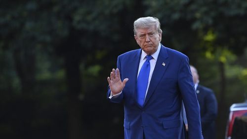 Donald Trump susține că are loc o explozie a construcției de fabrici auto din SUA, dar acțiunile producătorilor auto spun o poveste diferită