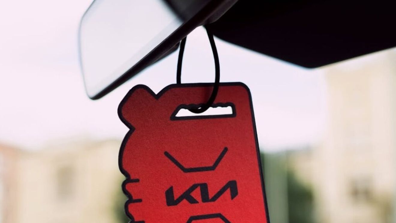 Kia a creat un odorizant cu miros de benzină pentru șoferii de mașini electrice cărora le lipsește mirosul combustibilului