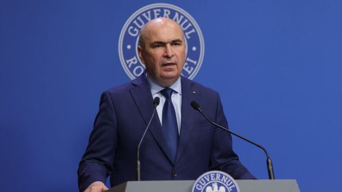Bolojan: Suma forfetară pentru parlamentari va fi redusă cu 10%, scade impozitul minim pe cifra de afaceri / Premierul spune că la anul nu mai cresc taxele