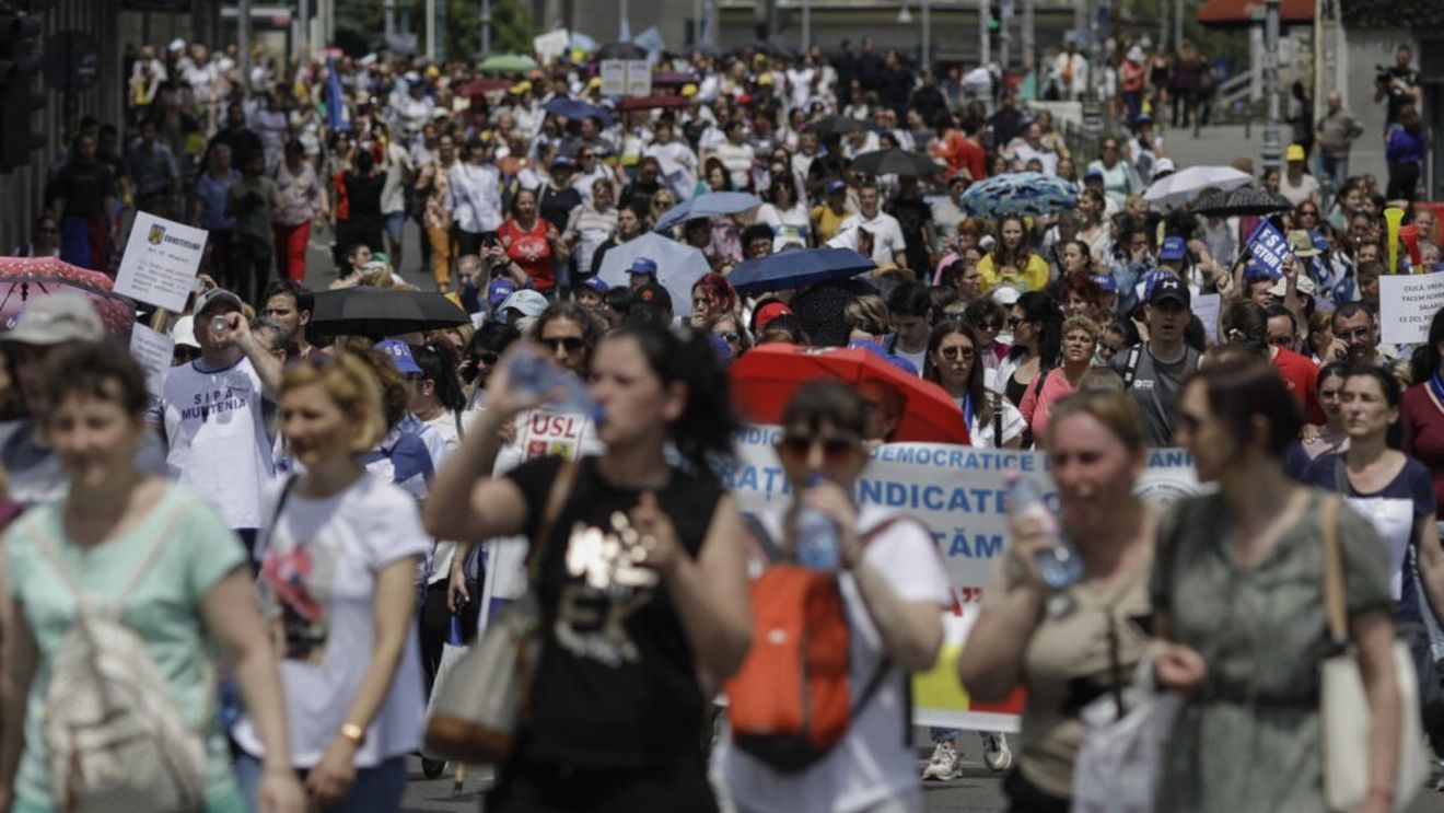 România în criză socială. Calendarul protestelor: Profesorii fac miting marți la Cotroceni, urmează sindicaliștii din sănătate, penitenciare, poliție, CFR Călători dar și transportatorii