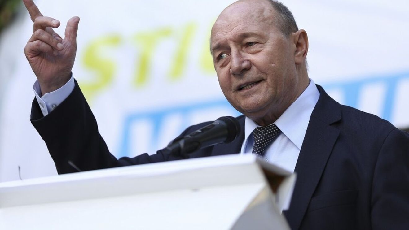 Băsescu: Nicuşor Dan trebuie să fie mai convingător / Nu poate fi credibil domnul George Simion când spune ”am glumit cu case de 35.000 de euro” / Soluţiile echilibrate, credibile vor fi cele care vor aduce voturi