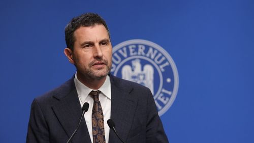 Guvernul a modificat din nou taxa pe stâlp. Ministrul Finanțelor: Se reduce nivelul taxei și pentru companii private și pentru companii de stat