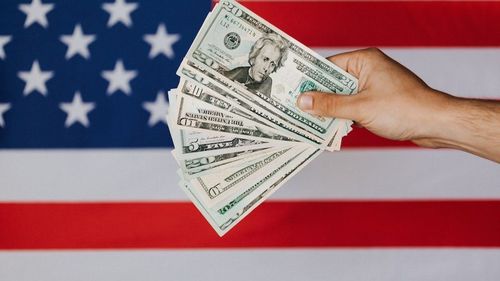 Secretarul Trezoriei SUA spune că se aşteaptă la ”o avalanşă” de acorduri comerciale în zilele premergătoare termenului limită de 9 iulie