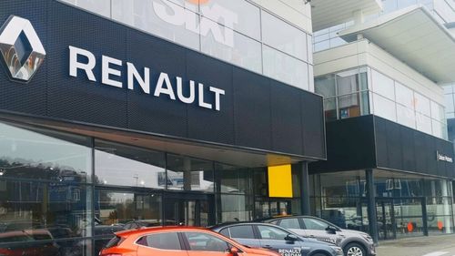 Renault va concedia 1.700 de oameni și va angaja alți 2.500 în Franța, până în 2024