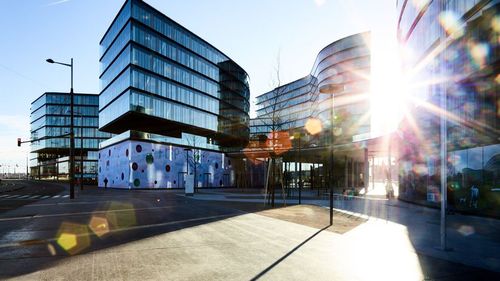 Erste avertizează că România are nevoie de o corecție fiscală suplimentară, dar riscul de retrogradare rămâne scăzut