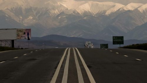 Autostrada Brașov – Bacău: Contractul pentru Studiul de Fezabilitate a fost publicat în SEAP. CNAIR cere proiectantului să monteze sisteme GPS și camere video pe foreze pentru transmisie LIVE. Contractul are o durată de 10 ani