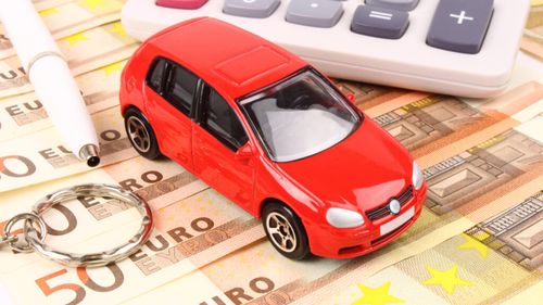 În Vrancea, calculul privind majorarea impozitului auto pentru maşinile poluante va fi efectuat manual în majoritatea primăriilor