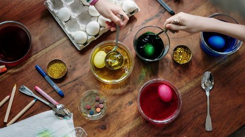 Care este bugetul românilor pentru masa de Paște. Aceștia aloca între 200-500 lei, mai puțin față de anii trecuți