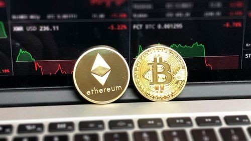 Bitcoin a căzut vineri la minimul ultimelor trei luni, înainte de a recupera o parte din pierderi sâmbătă