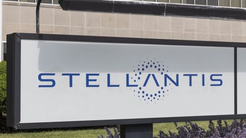 Producătorul auto Stellantis va închide în Arizona o mare unitate de testare a mașinilor şi va vinde terenurile pentru a-și reduce costurile