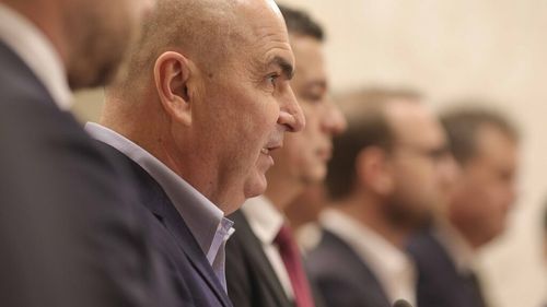 Tanczos Barna: Am o vârstă, nu mai visez să avem o coaliţie de patru ani / Îmi doresc să reziste cel puţin un an şi jumătate ca să se stabilizeze economia, să avem primele semnale pozitive din economie şi după aceea poate să înceapă nebunia politică