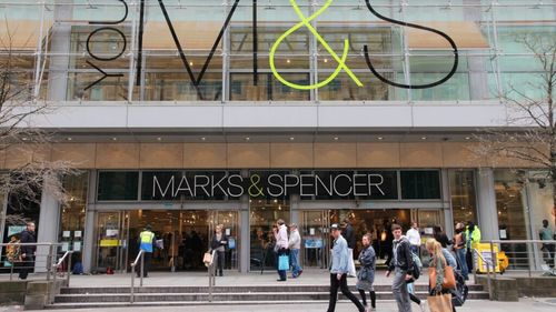Modificări pentru supraviețuire în retail: Marks & Spencer îşi restructurează lanţul de aprovizionare pentru a dubla vânzările online
