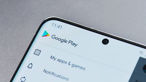 Android 15 a fost lansat oficial. Sistemul va fi disponibil pe dispozitivele compatibile în săptămânile şi lunile următoare