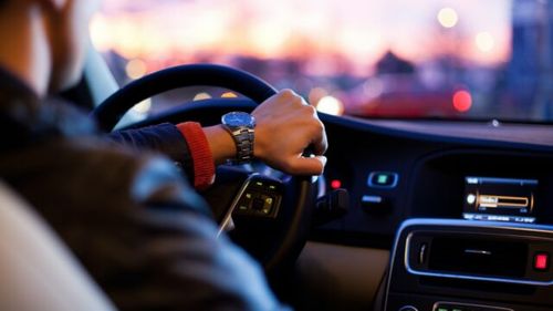 Permisul de conducere auto digital va fi introdus până la finalul lui 2030 în Uniunea Europeană. Documentul va putea fi stocat pe telefonul mobil