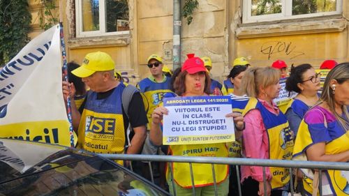 Trei sindicate din Educaţie anunţă protest la Guvern și marș până la Palatul Cotroceni în prima zi de școală, pe 8 septembrie