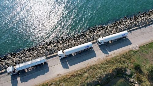 SUA și Europa se pregătesc să anunțe vineri un acord pentru a reduce dependența de energie rusească / Europa va importa gaz natural american și hidrogen, în următoarele două ierni