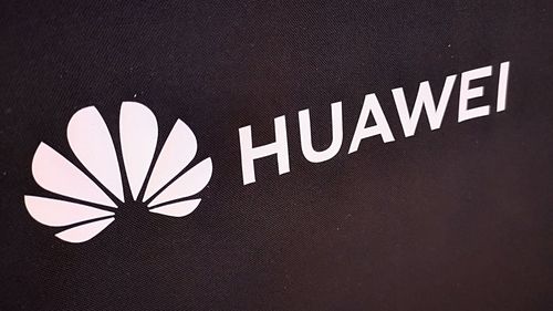 Huawei îşi lansează sâmbătă prima maşină, care va costa 40.000 de dolari în China
