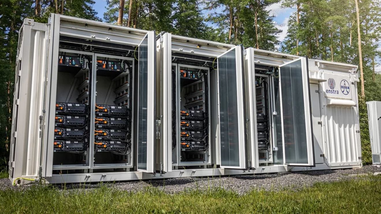 Un producător din Maramureș a inițiat un proiect de 430 milioane de lei pentru un sistem de stocare a energiei în baterii