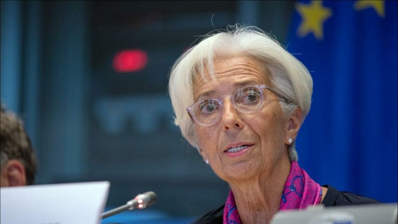 Christine Lagarde insistă că BCE nu a discutat despre reducerea dobânzilor de referință. Instituția a majorat joi rata dobânzii până la cel mai ridicat nivel din istorie