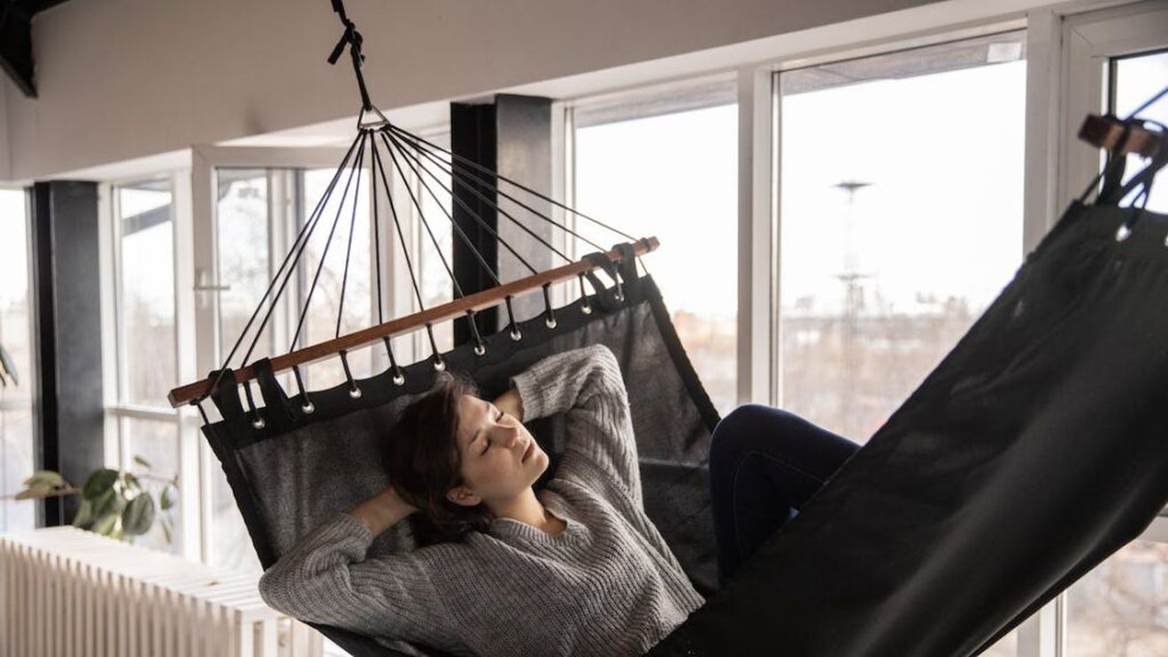 STUDIU Odihna a avansat pe primul loc în topul aspectelor cu impact asupra calităţii vieţii românilor / Echilibrul dintre viaţa personală şi cea profesională a urcat pe locul 2