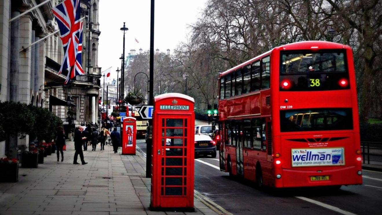 Firmele din Marea Britanie au redus angajările de personal permanent și le preferă pe cele temporare, arată un sondaj al recrutorilor