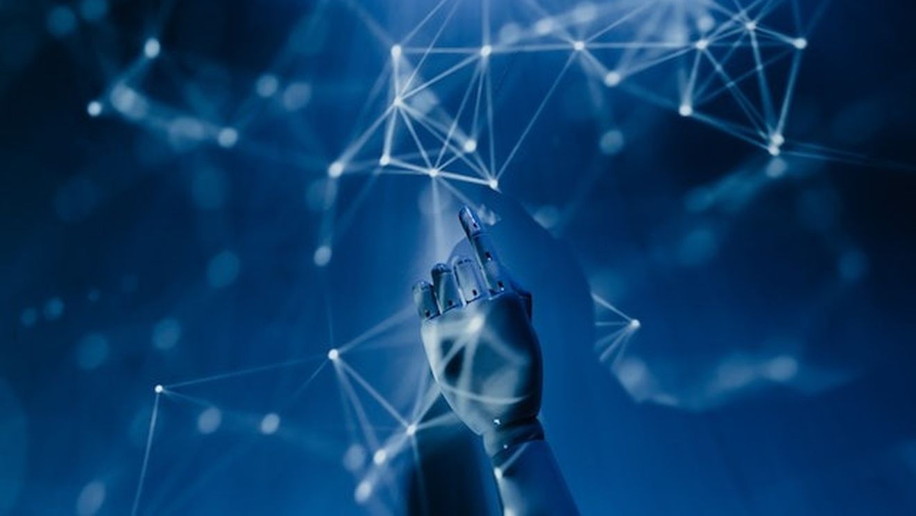 Președinta Comisiei Europene prezintă noua strategie UE pentru AI: Simplificarea reglementărilor, construirea de infrastructuri de date, dezvoltarea algoritmilor și consolidarea competențelor în domeniu