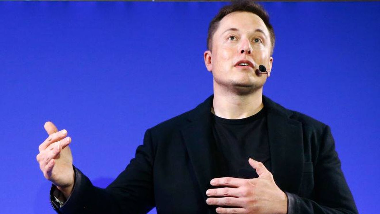 Elon Musk a vândut acţiuni Tesla în valoare de aproximativ 8,4 miliarde de dolari săptămâna aceasta, în contextul preluării Twitter