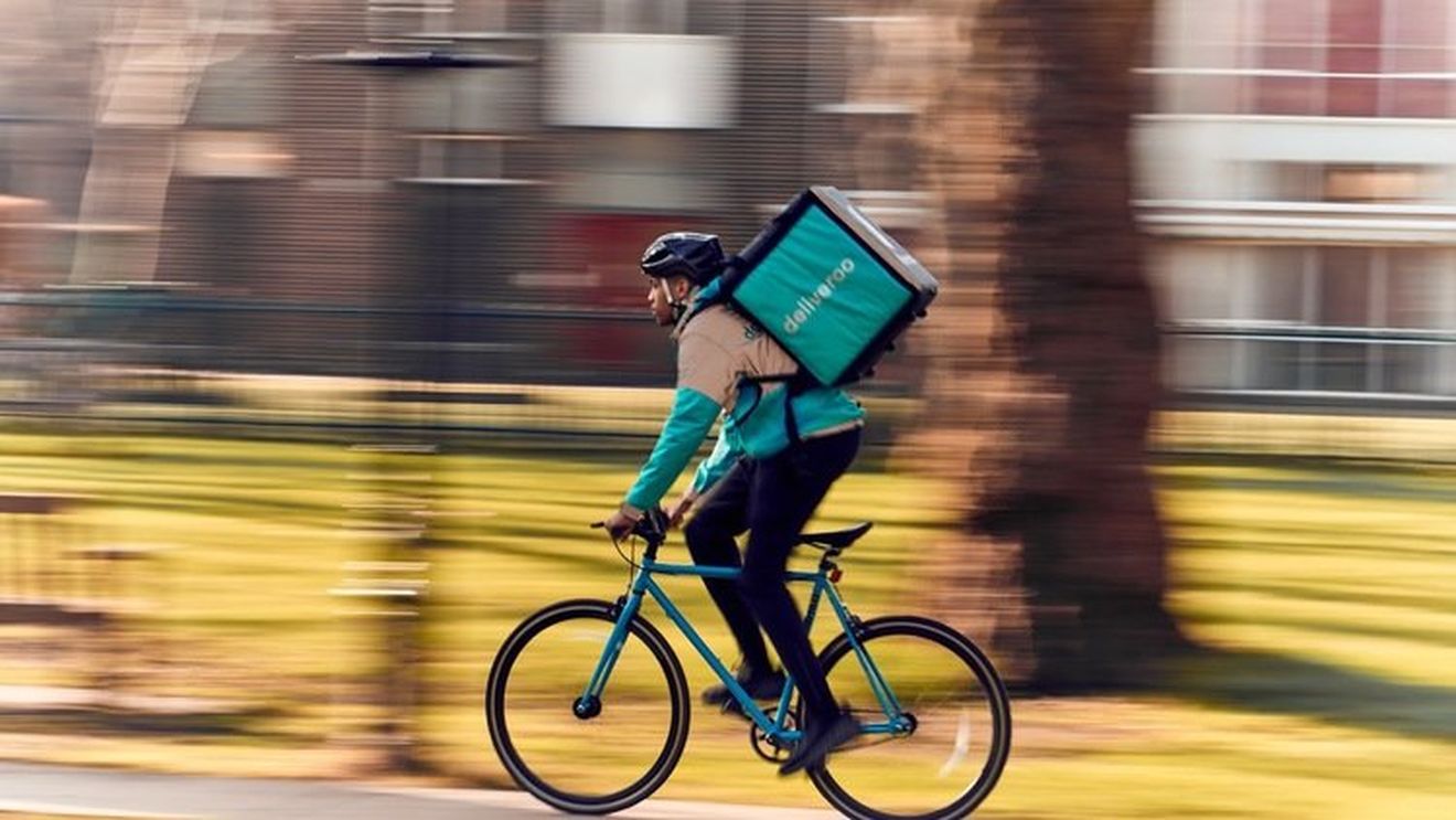 Compania germană Delivery Hero a preluat 5,09% din acţiunile rivalei online Deliveroo