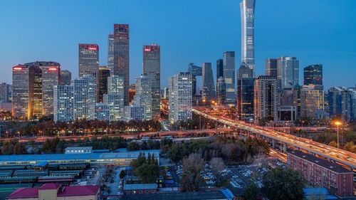 China: Presa de stat publică mesaje de calmare, după căderea burselor, care au pierdut de joia trecută 1.500 miliarde dolari