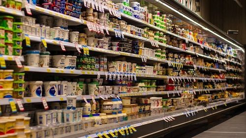 Asociații de producători agricoli: Dacă Guvernul va introduce TVA zero la alimentele de bază, s-ar vedea o scădere nesemnificativă a prețului la raft. Au mai fost reduceri de TVA și în trecut și nu s-au văzut diferențe 