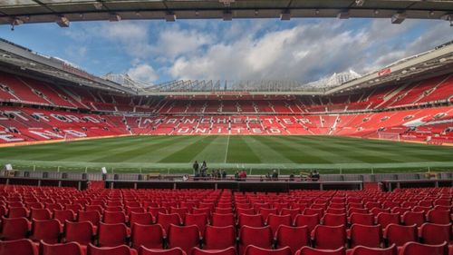Acțiunile clubului de fotbal Manchester United au crescut cu 16% după ce presa din Qatar a făcut aluzie la "succesul" ofertei de preluare