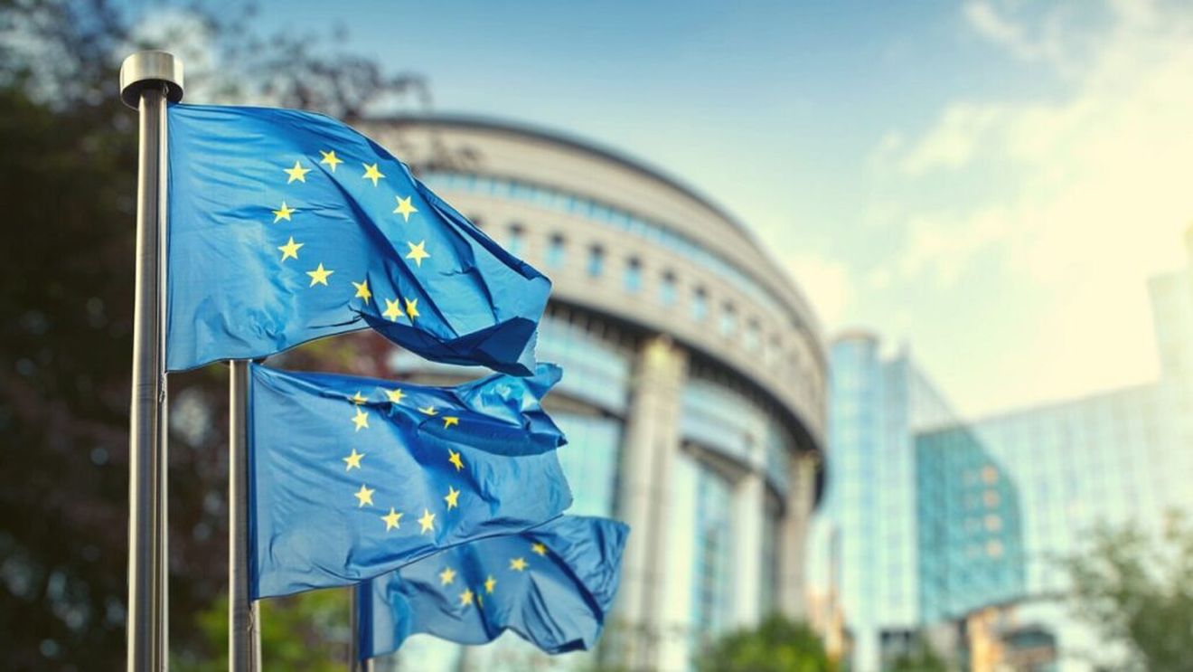 UE va suspenda comerţul şi tratamentul economic privilegiat al Moscovei, interzice exporturile de bunuri de UE, investițiile în sectorul energetic al Rusiei
