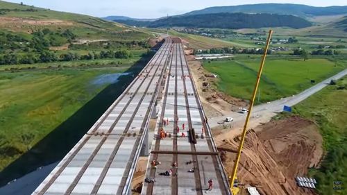 VIDEO Fost secretar de stat la Transporturi, pe șantierul UMB de pe Autostrada Transilvania: CNAIR întârzie de doi ani rezolvarea problemei cu alunecarea de teren de la Nădășelu