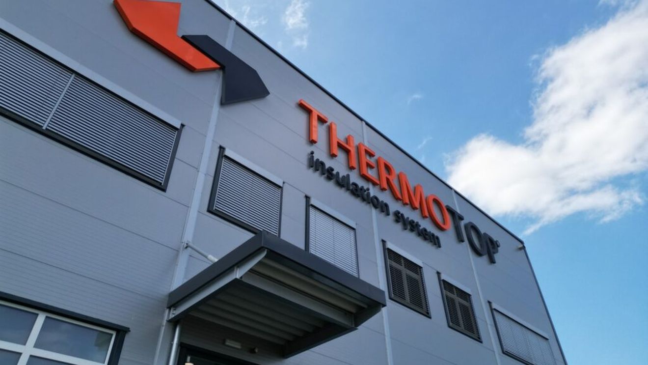 VIDEO Prima fabrică românească de plăci termoizolante PIR a fost deschisă la Ghimbav, în Brașov