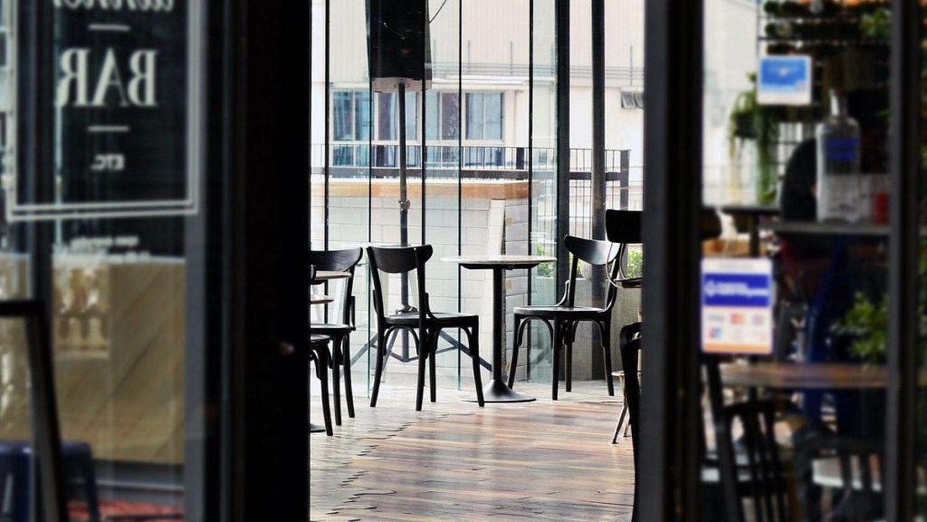 Ministerul Turismului vrea să ajute cu 750 de milioane de euro firmele din HoReCa afectate de războiul din Ucraina. Banii compensează scumpirea energiei și gazului, precum și alte majorări de prețuri din acest an