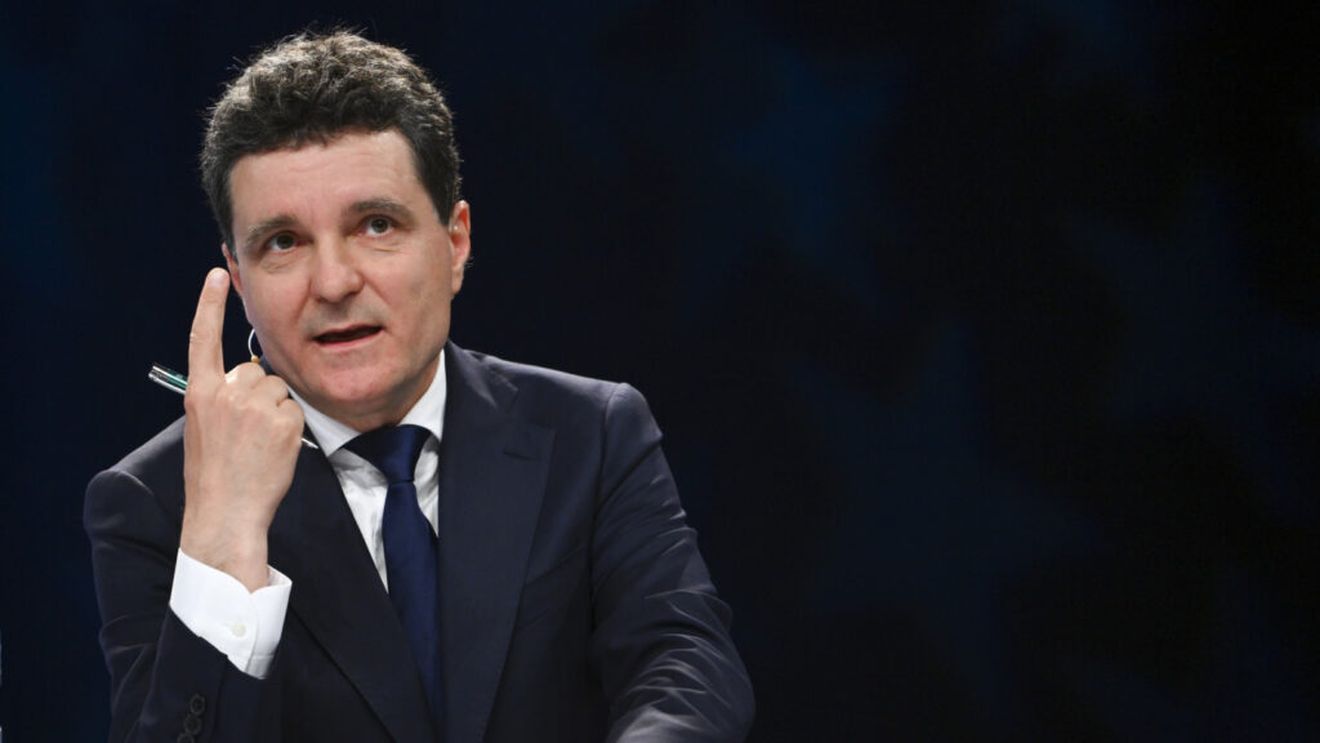 Bloomberg: Noul președinte matematician al României se confruntă cu o aritmetică bugetară dificilă