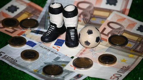 Nou record pentru transferurile de fotbaliști din vară, peste 7 miliarde de euro/ Cluburile din Anglia sunt pe primul loc, urmate de saudiți