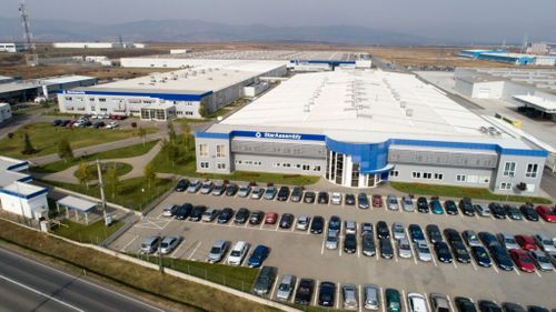 Nemții de la Star Assembly încep construcția unei noi fabrici la Sebeș, ce va produce componente pentru modelele Mercedes-EQ complet electrice. Premierul Nicolae Ciucă, în vizită