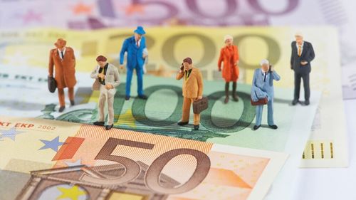 Iohannis: Este destul de clar că nu va fi atinsă ţinta de deficit de 4,4% din PIB / Nu cred că există riscul să pierdem fonduri europene