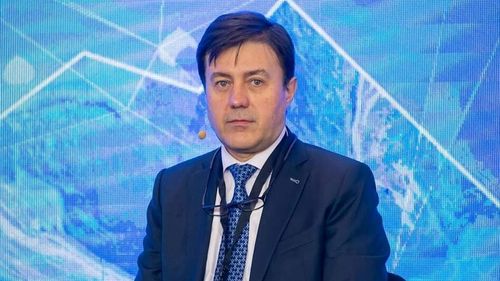 Fostul ministrul al economiei Florin Spătaru este numit președinte al Consiliului de Administraţie al REVA Simeria și membru al Consiliului de Administraţie al Grup Feroviar Român / Companiile sunt controlate de omul de afaceri Gruia Stoica