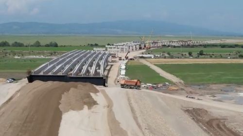VIDEO Autostrada Moldovei A7. Constructorul român UMB a ajuns la stadiu fizic de 80% pe lotul 1 al autostrăzii Focșani – Bacău / Circulația va fi deschisă până la finalul anului